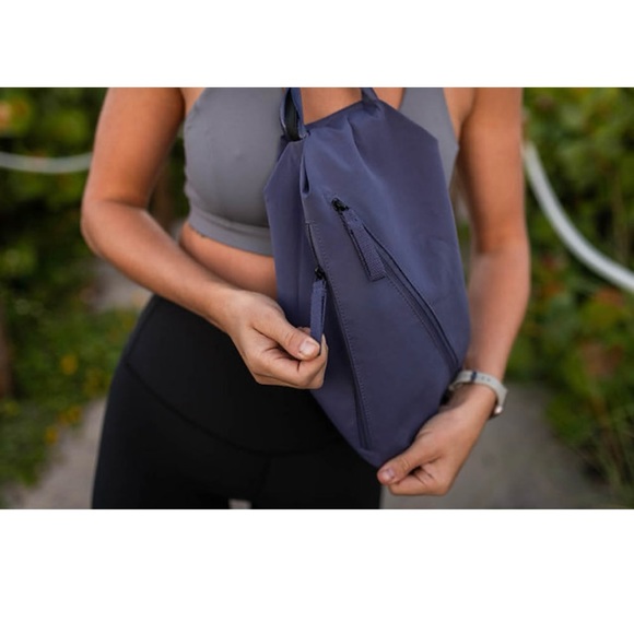 DAE Activewear - Sling Bag - Picture 4 of 4